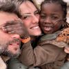 Bruno Gagliasso e Giovanna Ewbank viajaram para a África com a filha, Títi, para buscarem o filho, Bless