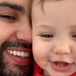 Filho de Gusttavo Lima, Samuel estourou o fofurômetro ao cantar com o pai