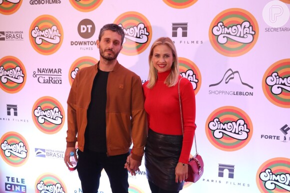 Luiza Valdetaro leva novo namorado à première do filme 'Simonal' em cinema na Zona Sul do Rio de Janeiro, na noite desta terça-feira, 06 de agosto de 2019