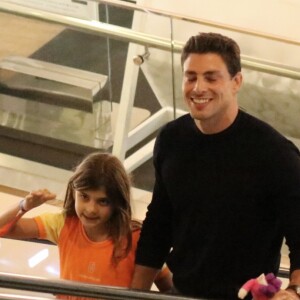 Filha de Cauã Reymond, Sofia tem sete anos