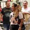 Irmã de Neymar, Rafaella Santos comprou item na loja de luxo Burberry
