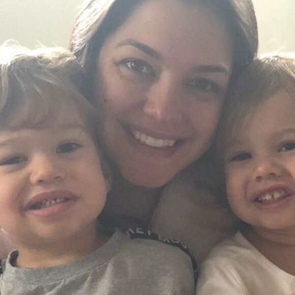 Thais Fersoza flagra pedido divertido de Melinda para Teodoro em vídeo postado nesta quarta-feira, dia 14 de agosto de 2019