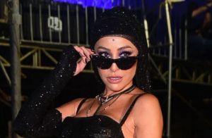 Sabrina Sato, com look curto e ousado, deixa corpo torneado à mostra. Fotos!