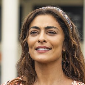 Nos próximos capítulos da novela 'A Dona do Pedaço', Maria da Paz (Juliana Paes) não aceita ouvir Régis (Reynaldo Gianecchini) e recorda dos seguidos golpes que levou da filha, Josiane (Agatha Moreira): 'Era dona de uma fábrica, e tou aqui vendendo bolo'