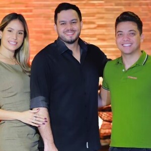 Blusa usada por Wesley Safadão foi alvo de comentários dos internautas: 'É do Yhudy?'