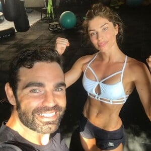 Grazi Massafera pratica luta com o personal trainer Chico Salgado