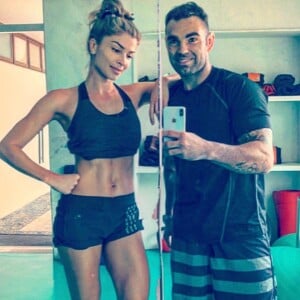 Grazi Massafera não deixa de lado sua rotina de exercícios com o personal trainer Chico Salgado