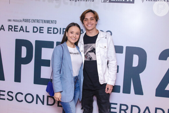 Larissa Manoela e o namorado, Leo Cidade, prestigiaram a pré-estreia do filme 'Nada a Perder 2'
