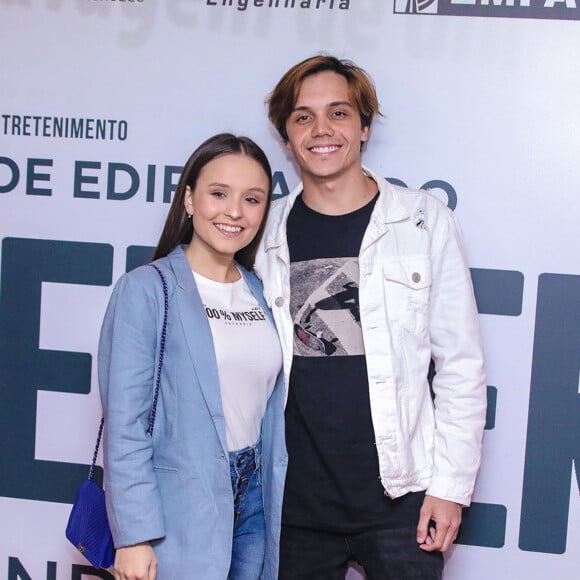 Larissa Manoela e o namorado, Leo Cidade, prestigiaram a pré-estreia do filme 'Nada a Perder 2'