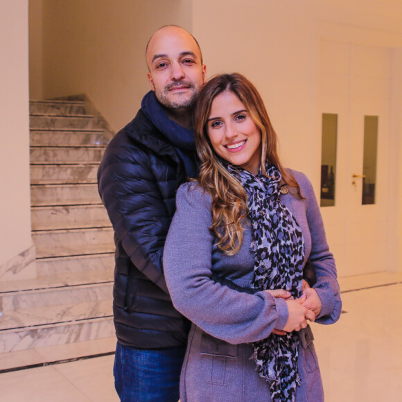 Camilla Camargo comemora semelhança do marido, Leonardo Lessa, com o filho em vídeo nesta terça-feira, dia 27 de agosto de 2019