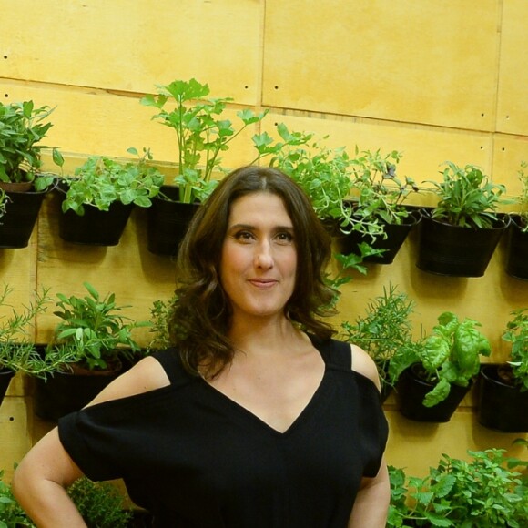 Paola Carosella vai entrevistar e cozinhar com os convidados em seu novo programa da Band