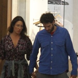 Giselle Itié e Guilherme Winter foram clicados durante passeio pelo shopping da Gávea, Zona Sul do Rio de Janeiro