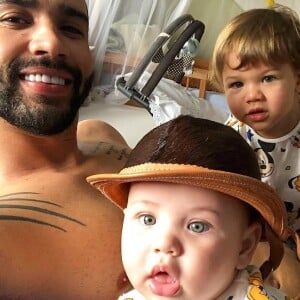 Gusttavo Lima é pai coruja de Gabriel, de 2 anos, e Samuel, de 1