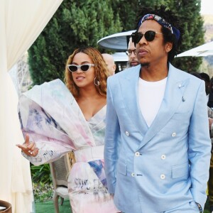 No início do ano, Beyoncé apostou na tendência do tie dye em um brunch em Los Angeles