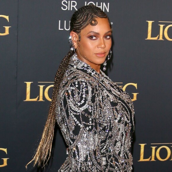 Beyoncé faz 38 anos de idade nesta quarta-feira, 4 de setembro de 2019! Inspire-se em 3 looks de festa da musa pop!