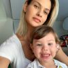 Andressa Suita divide a rotina maternal com os seguidores no Instagram