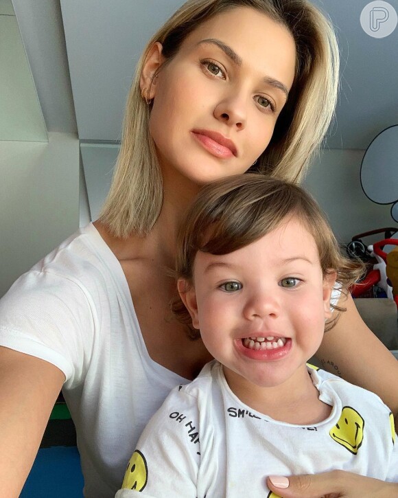 Andressa Suita divide a rotina maternal com os seguidores no Instagram
