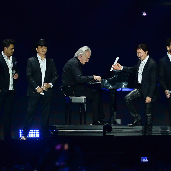 Sertanejos receberam o maestro João Carlos Martins para participação na canção 'Fio de cabelo'