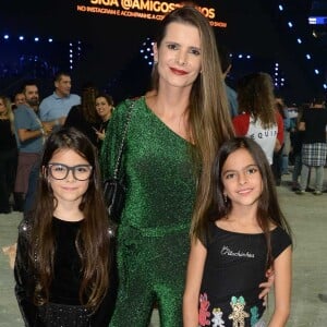 Filhas gêmeas de Luciano Camargo, Isabella e Helena têm 9 anos