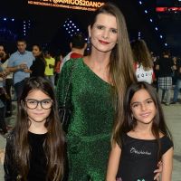 Rocker girls! Gêmeas de Luciano Camargo esbanjam estilo em gravação em família