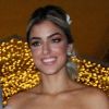 Thainá Fernandes casou com vestido de com mais de 10 mil cristais e mini pérolas bordadas