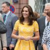 Kate Middleton gosta de usar vestidos florais com fundo neutro e bordado
