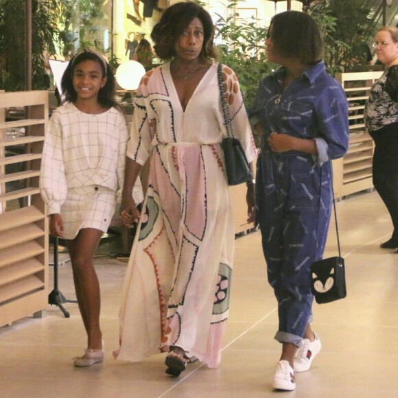 As filhas de Gloria Maria chamaram a atenção pela altura