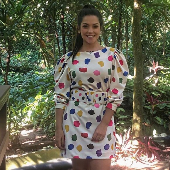 Thais Fersoza ostenta modernidade e elegância em looks