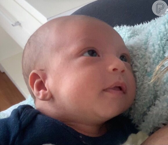 Camilla Camargo demorou para compartilhar as primeiras fotos do rosto do filho