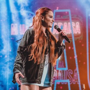 Maiara, da dupla com Maraisa, está cada vez mais exibindo suas curvas