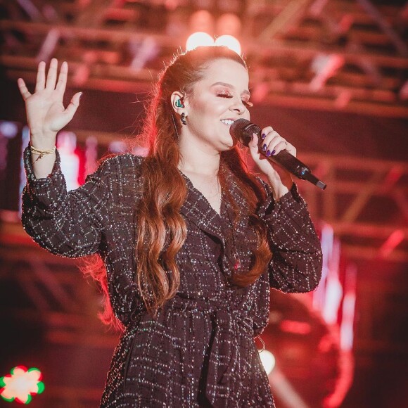 Maiara, da dupla com Maraisa, ganhou elogios ao exibir corpo magro na web