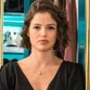 Novela 'A Dona do Pedaço': Josiane (Agatha Moreira) oferece sexo em troca de serviço sujo