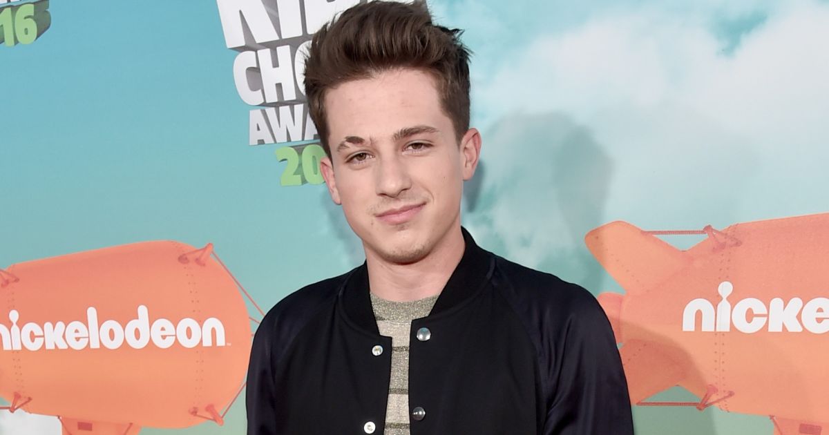 Charlie Puth, astro internacional, foi à casa de Anitta ...