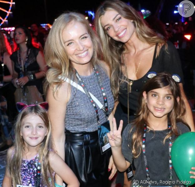 Angélica e Grazi Massafera curtem Rock in Rio com as filhas Eva e Sofia, em 5 de outubro de 2019