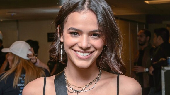 Bruna Marquezine se emociona com gravidez de Tata Estaniecki: 'Chorando'