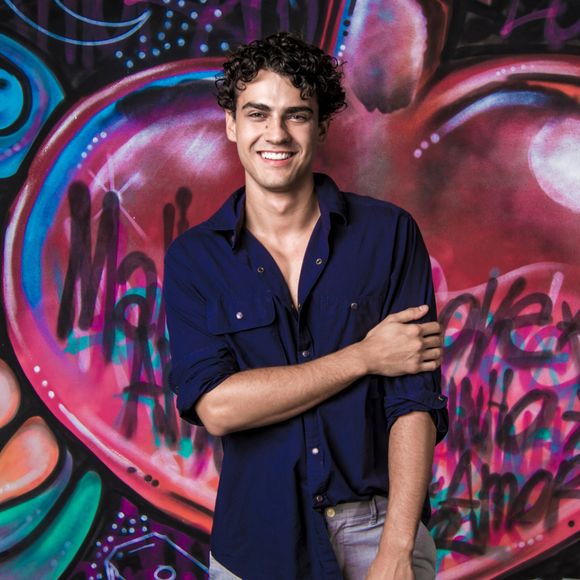 Pedro Alves, o Guga de 'Malhação: Toda Forma de Amar', festeja aceitação de primeiro protagonista homossexual da novela juvenil: 'Público aceitou ele como é'