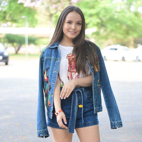 Larissa Manoela vai gravar para o cinema e para a Netflix