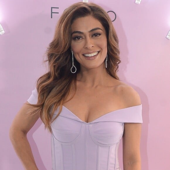 Juliana Paes se diverte com talento: 'Eu tenho um baita talento pra fazer coisas que as pessoas tem nojo de fazer. Eu daria uma baita médica ou enfermeira'