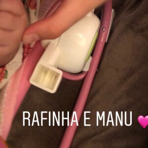Ticiane Pinheiro mostrou Rafa Justus de mão dada com a irmã, Manuella, de 3 meses