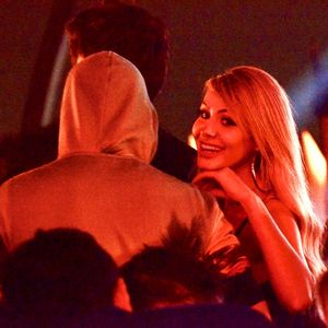 Kevinho ganha conversa ao pé do ouvido em evento com mais famosos