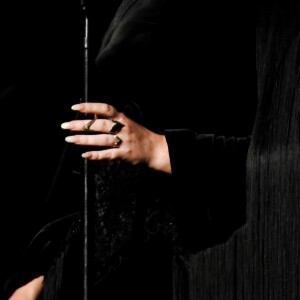 Adele não é muito adepta de holofotes e surpreendeu com sua aparição mais recente