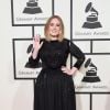 Adele apostou em um vestido preto de veludo para o aniversário de Drake