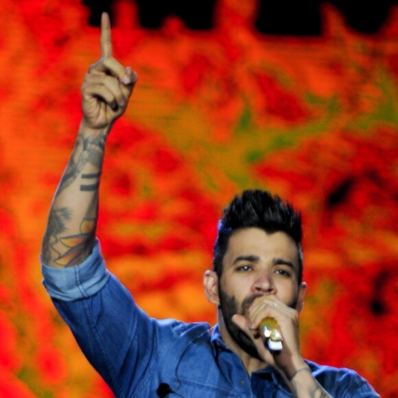 Gusttavo Lima está fazendo uso de medicamentos após contrair salmonella: 'Já estou bem'