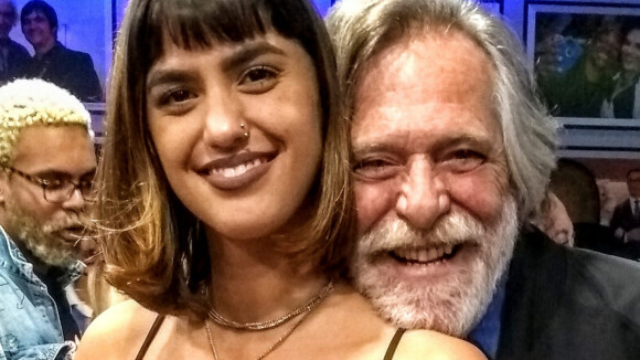 Namorada de José de Abreu, Carol Junger posta foto de biquíni: 'Maravilhosa!'