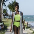 Biquíni verde neon: aposte em um modelo com top cropped e cintura alta para o verão 2020