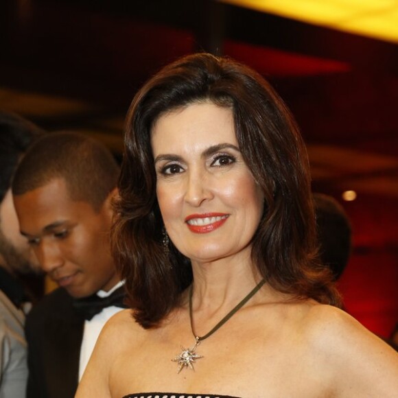 Fátima Bernardes adora usar looks despojados e clássicos