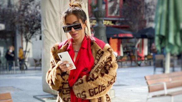 Poderosa! Anitta usa look de R$ 21 mil em Madrid e explica visual: 'Sou artista'
