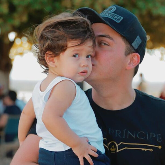 Wesley Safadão divertiu os fãs ao registrar a careta do filho caçula, Dom, neste domingo, 10 de novembro de 2019