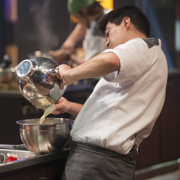 Em 'MasterChef - A Revanche', Fernando teve terrine elogiada por especialista: 'Está bem saboroso'