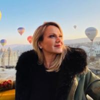 Eliana grava na Turquia e se aventura em passeio de balão pela Capadócia. Vídeo!